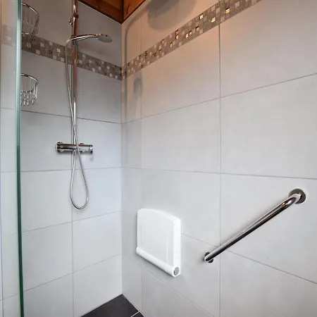Renovated Near Durbuy, Cleaning Included 木屋 杜柏